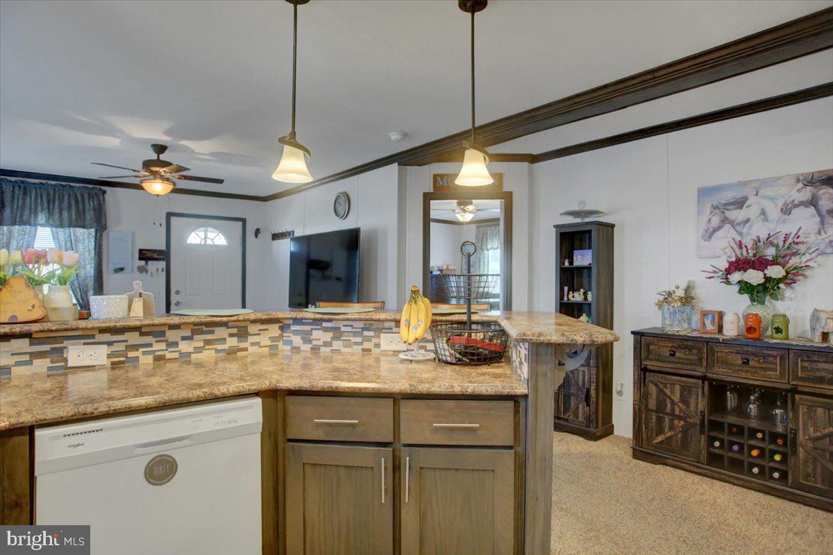 COLONIAL ESTATES - Residential