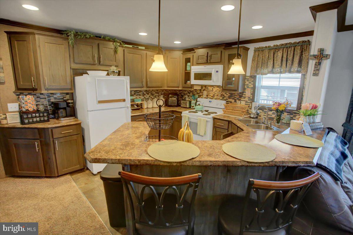 COLONIAL ESTATES - Residential