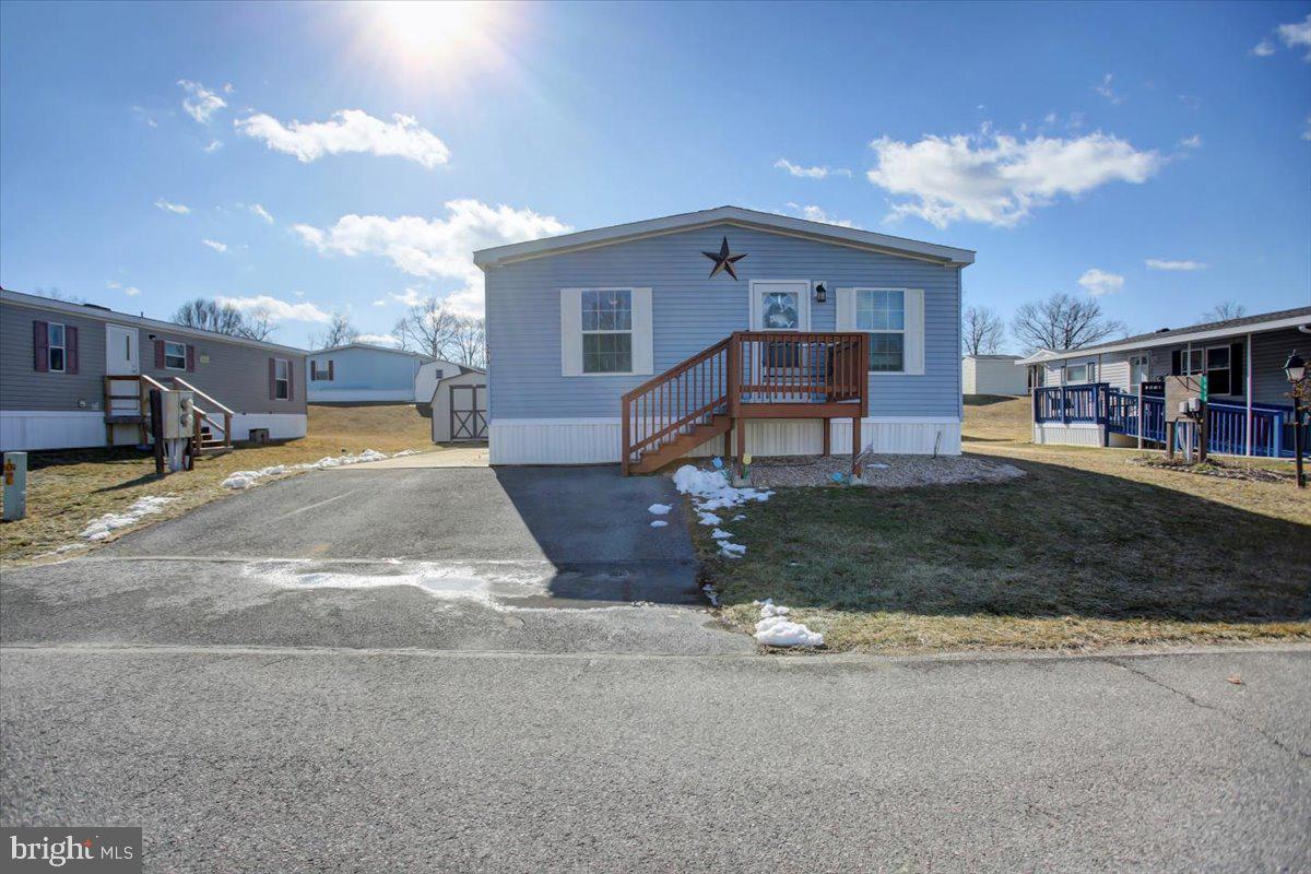 COLONIAL ESTATES - Residential