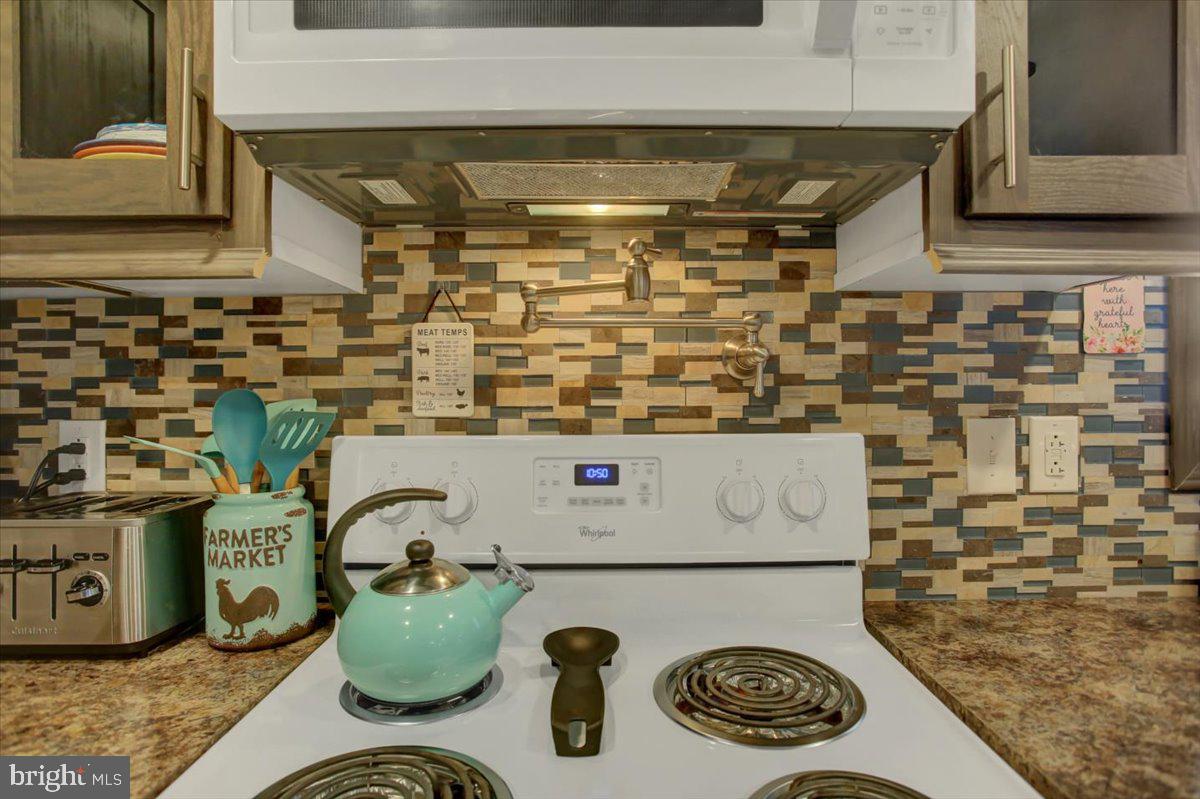 COLONIAL ESTATES - Residential