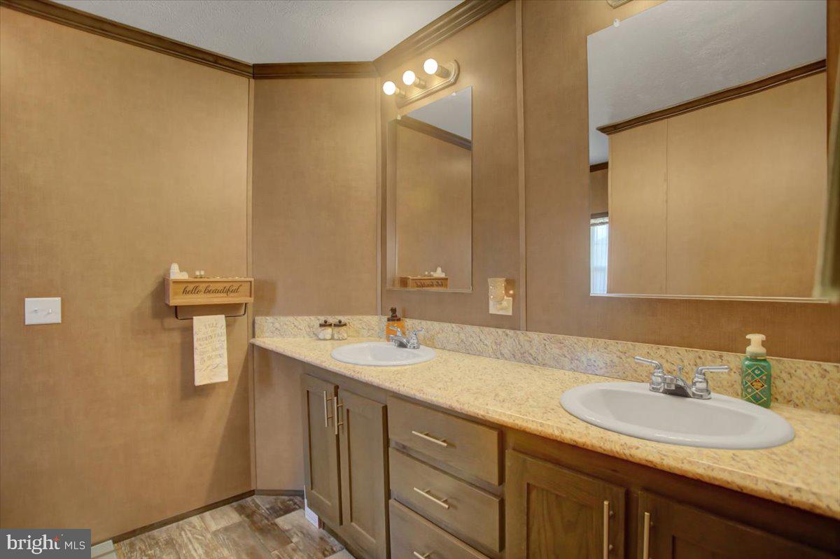 COLONIAL ESTATES - Residential