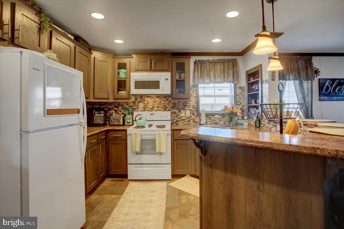 COLONIAL ESTATES - Residential