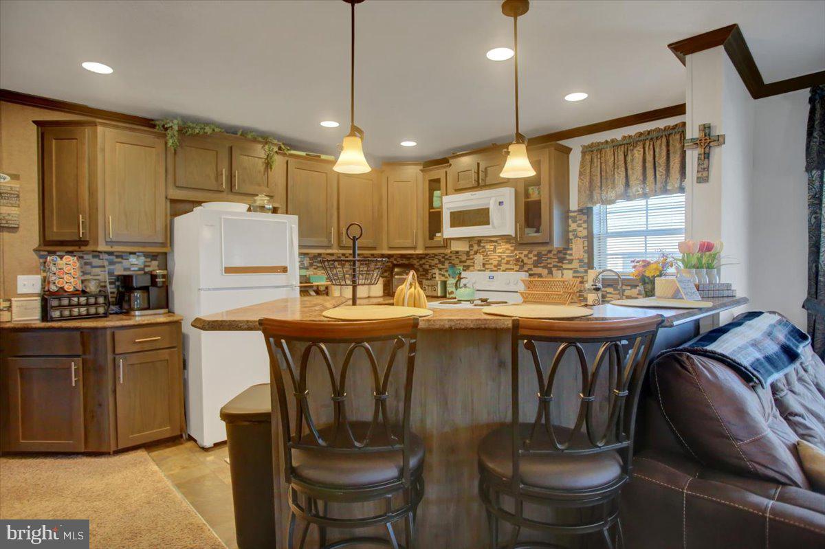 COLONIAL ESTATES - Residential