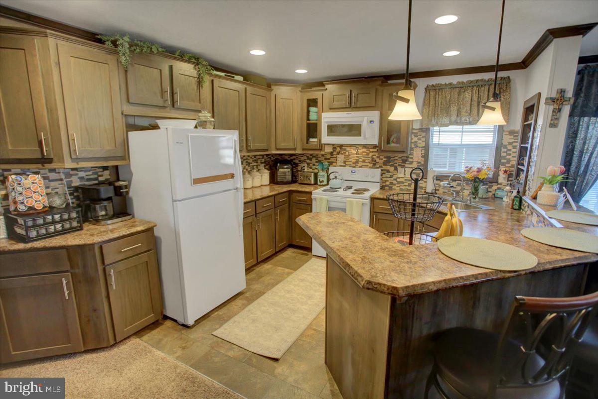 COLONIAL ESTATES - Residential