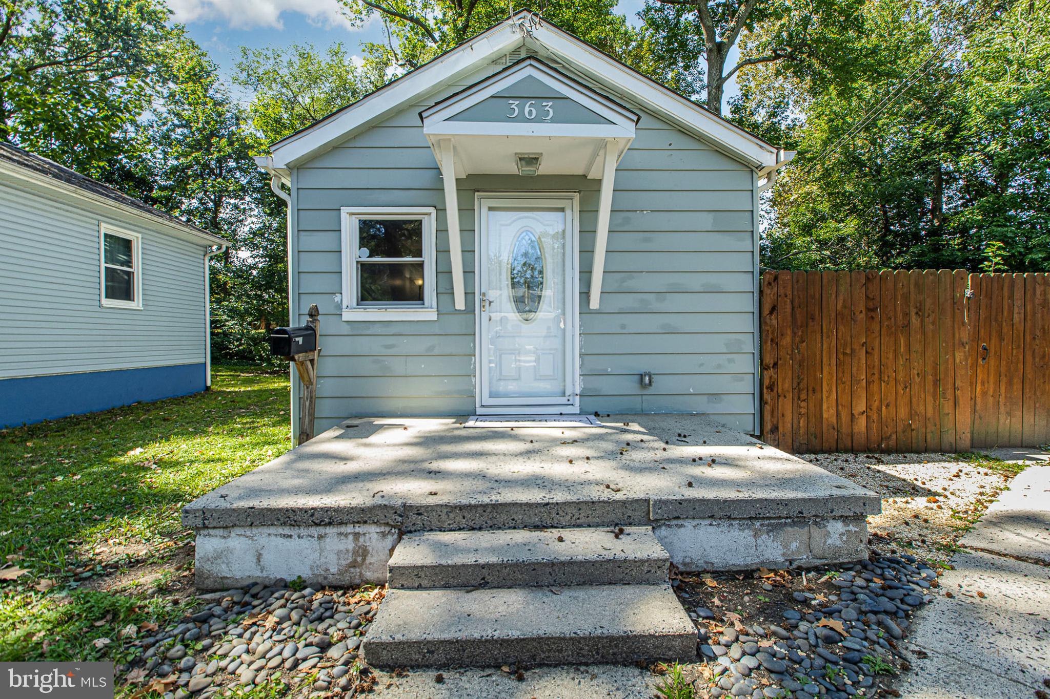 363 HUTCHINSON TERRACE