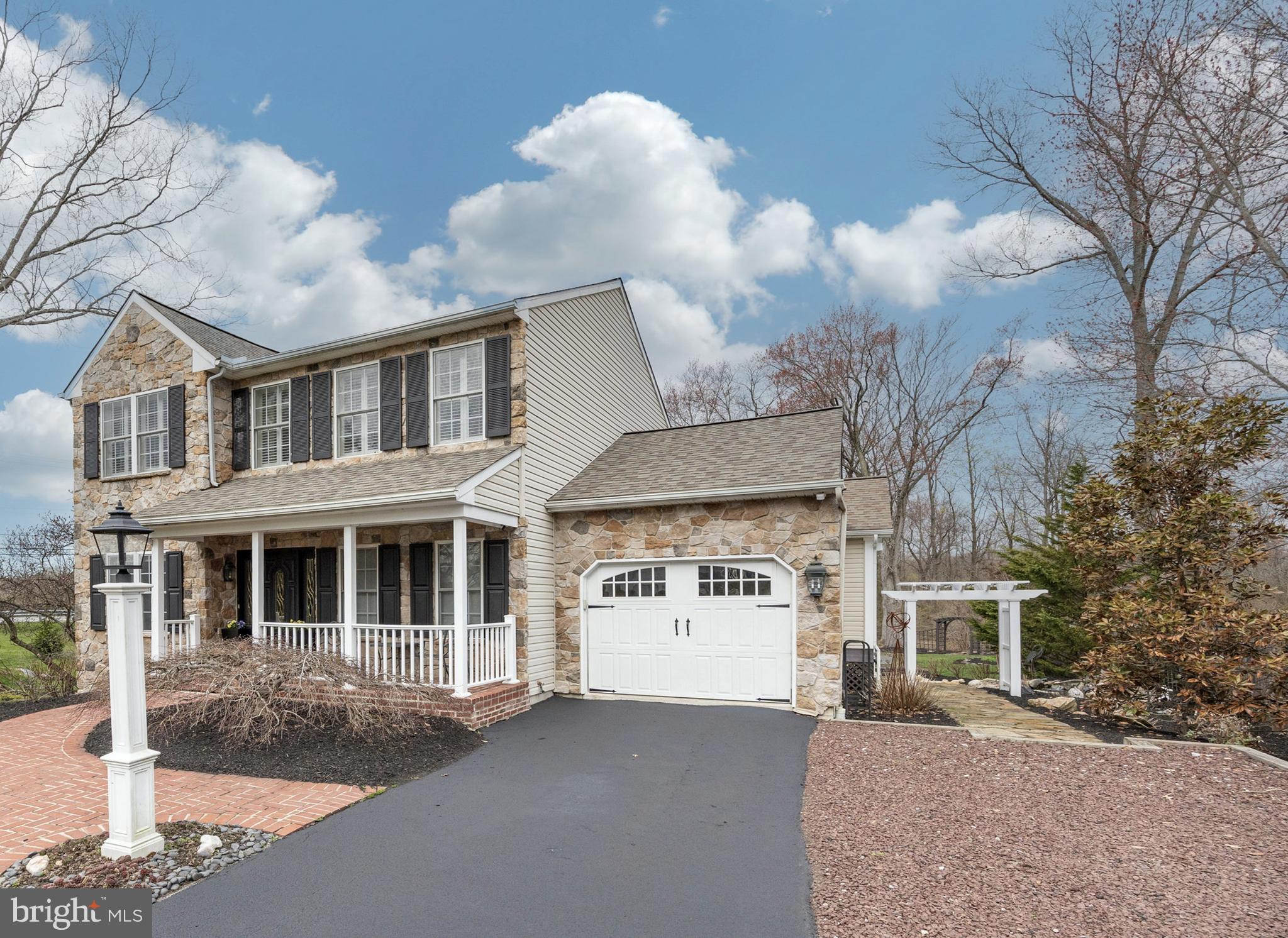 HUNTERS GLEN - Residential