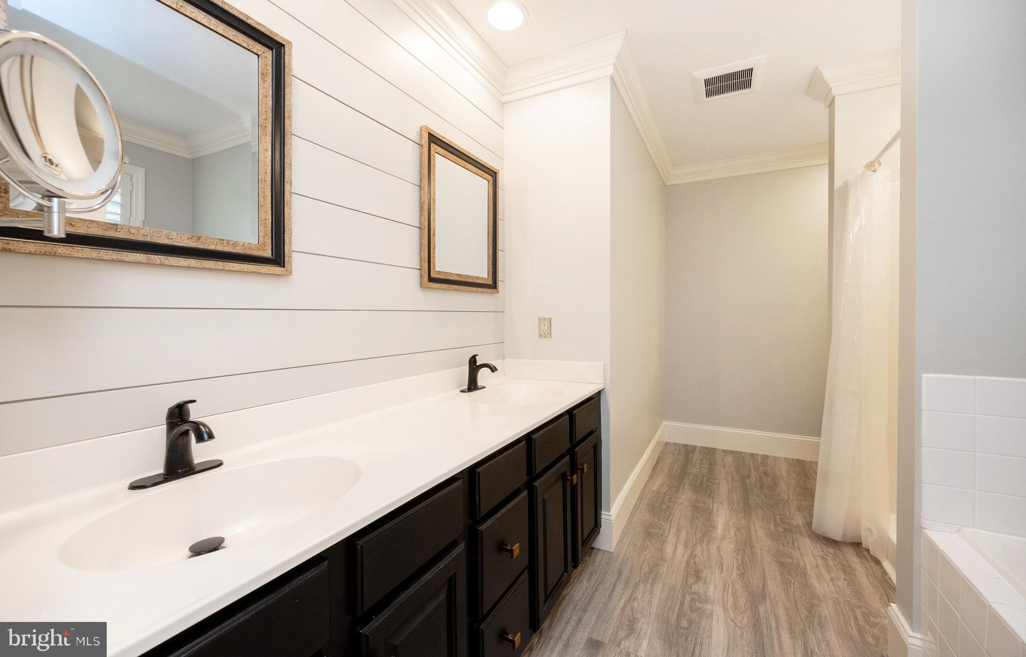 HUNTERS GLEN - Residential