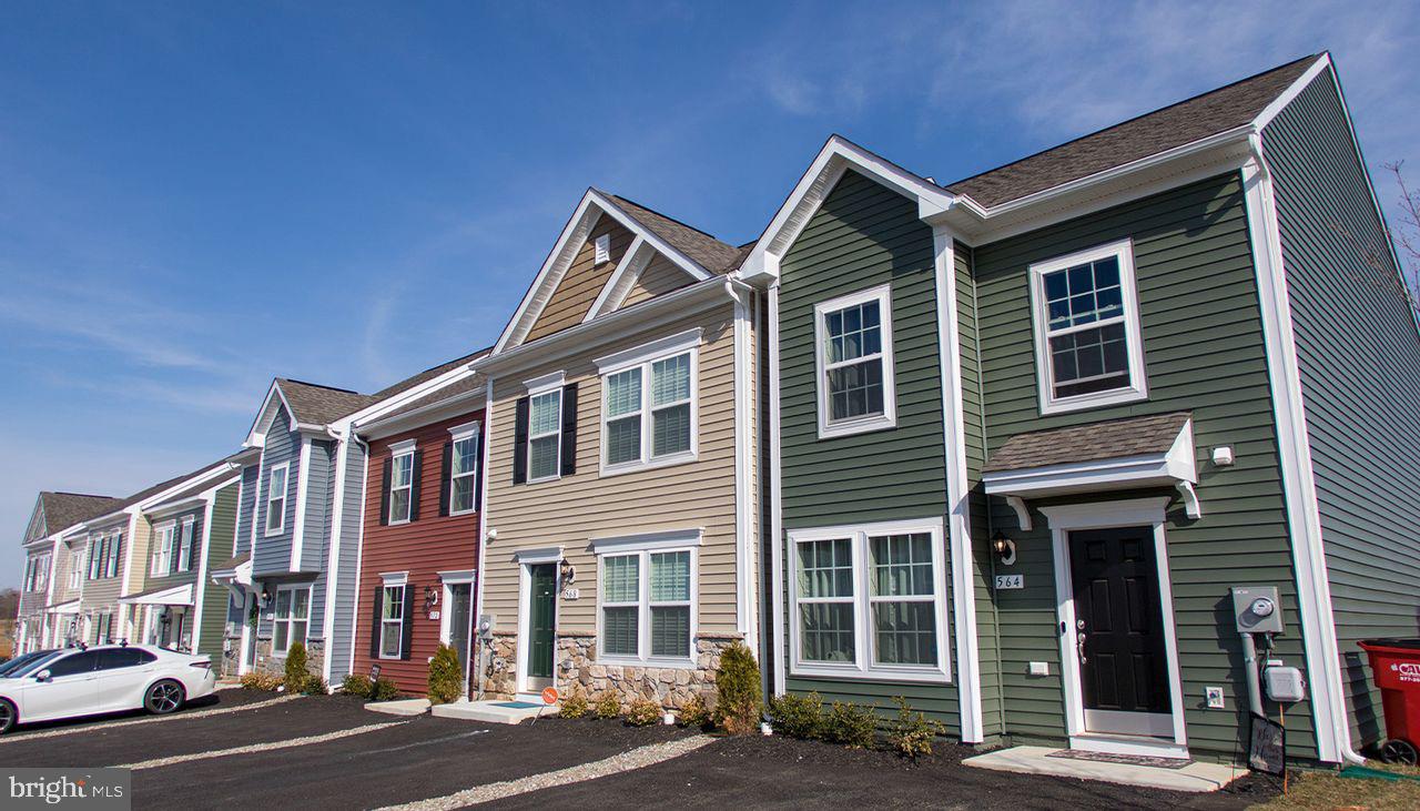 WHISPERING PINES - Residential