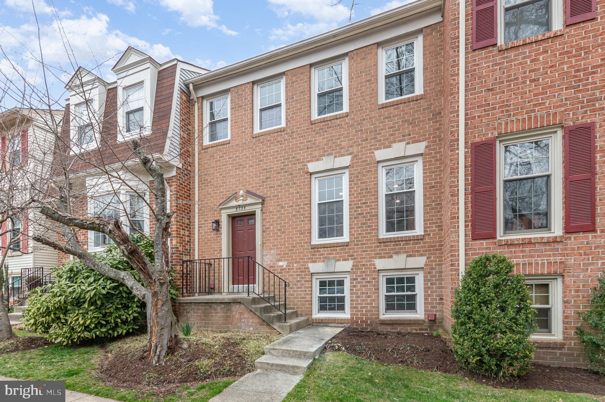 LAFAYETTE VILLAGE - Residential Lease