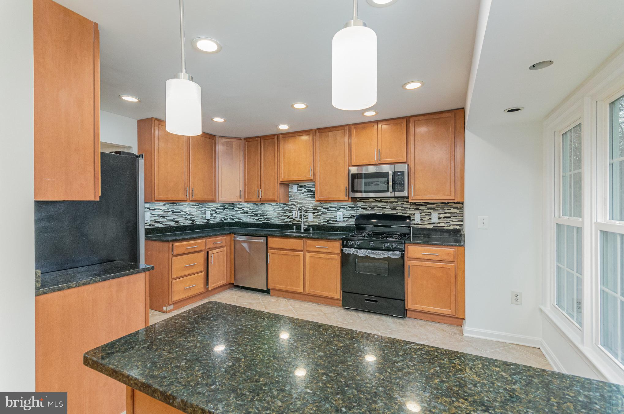 LAFAYETTE VILLAGE - Residential Lease