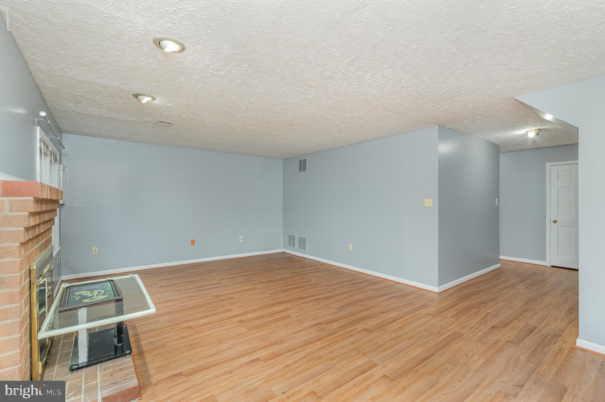 LAFAYETTE VILLAGE - Residential Lease