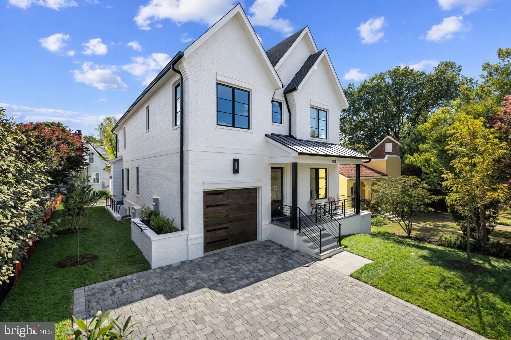 LYON VILLAGE - Residential