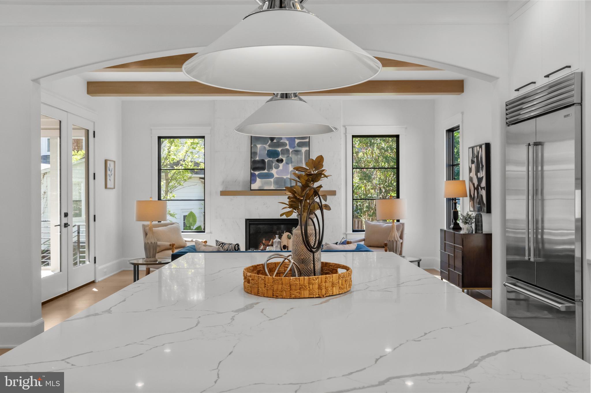 LYON VILLAGE - Residential