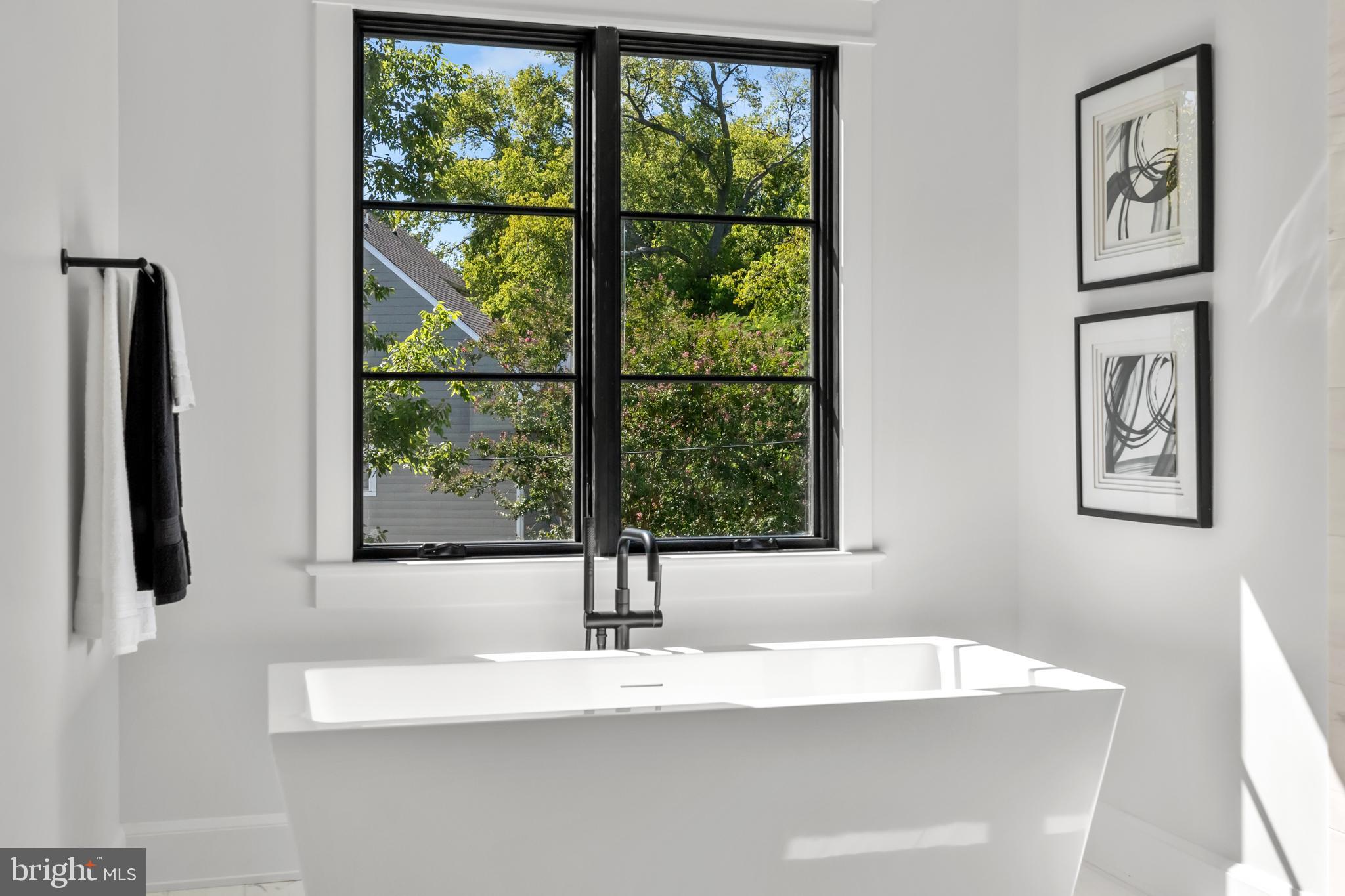 LYON VILLAGE - Residential