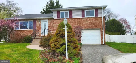 680 S Pleasant Avenue, Dallastown, PA MLS: PAYK2082188