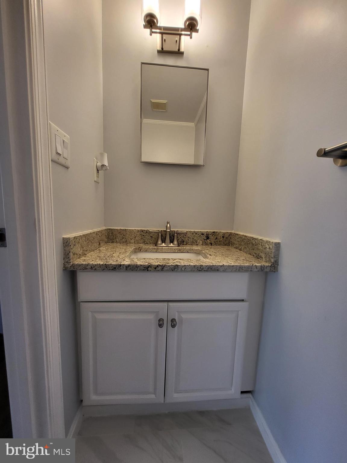 ASHBURN VILLAGE - Residential Lease