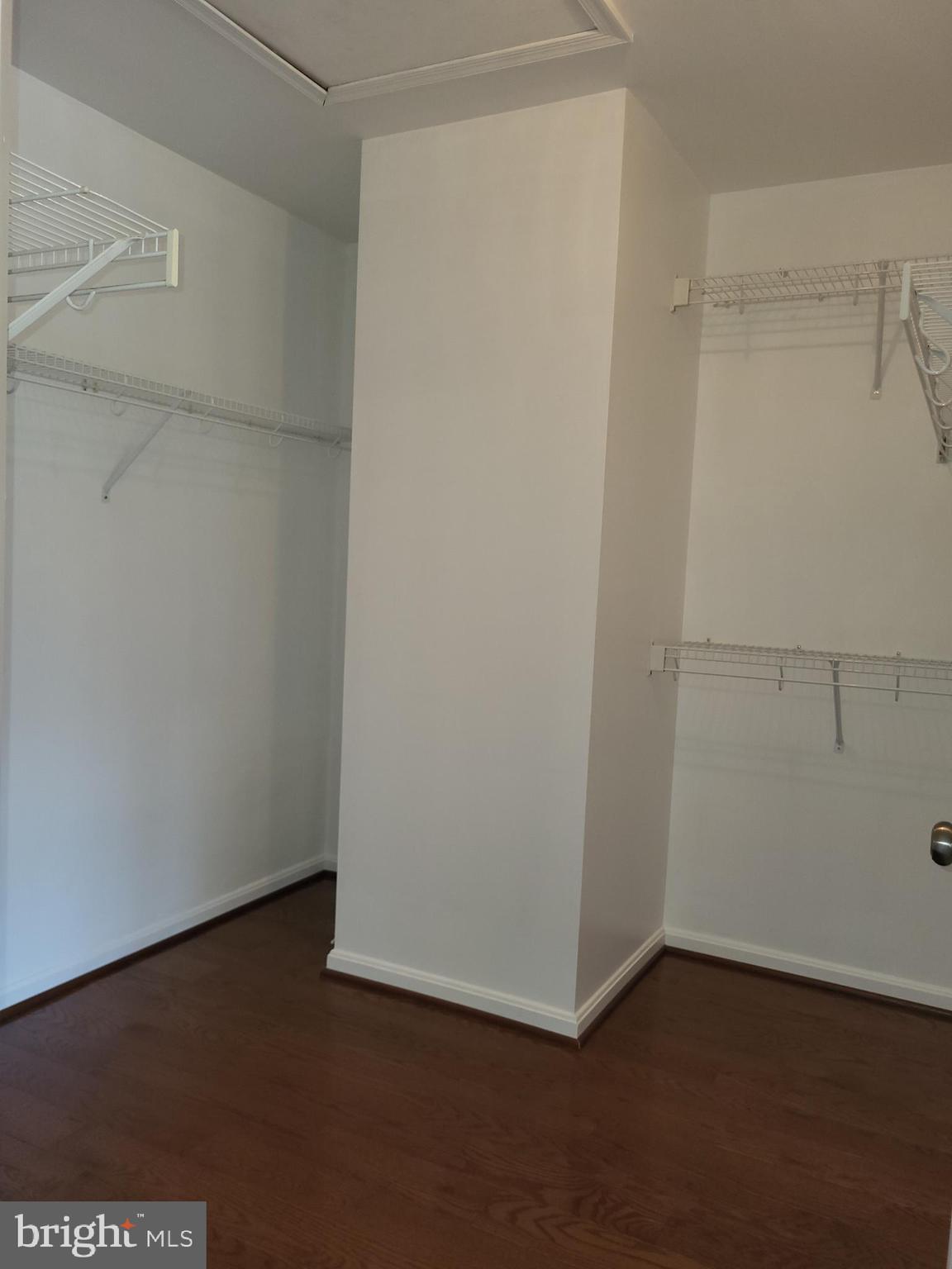 ASHBURN VILLAGE - Residential Lease