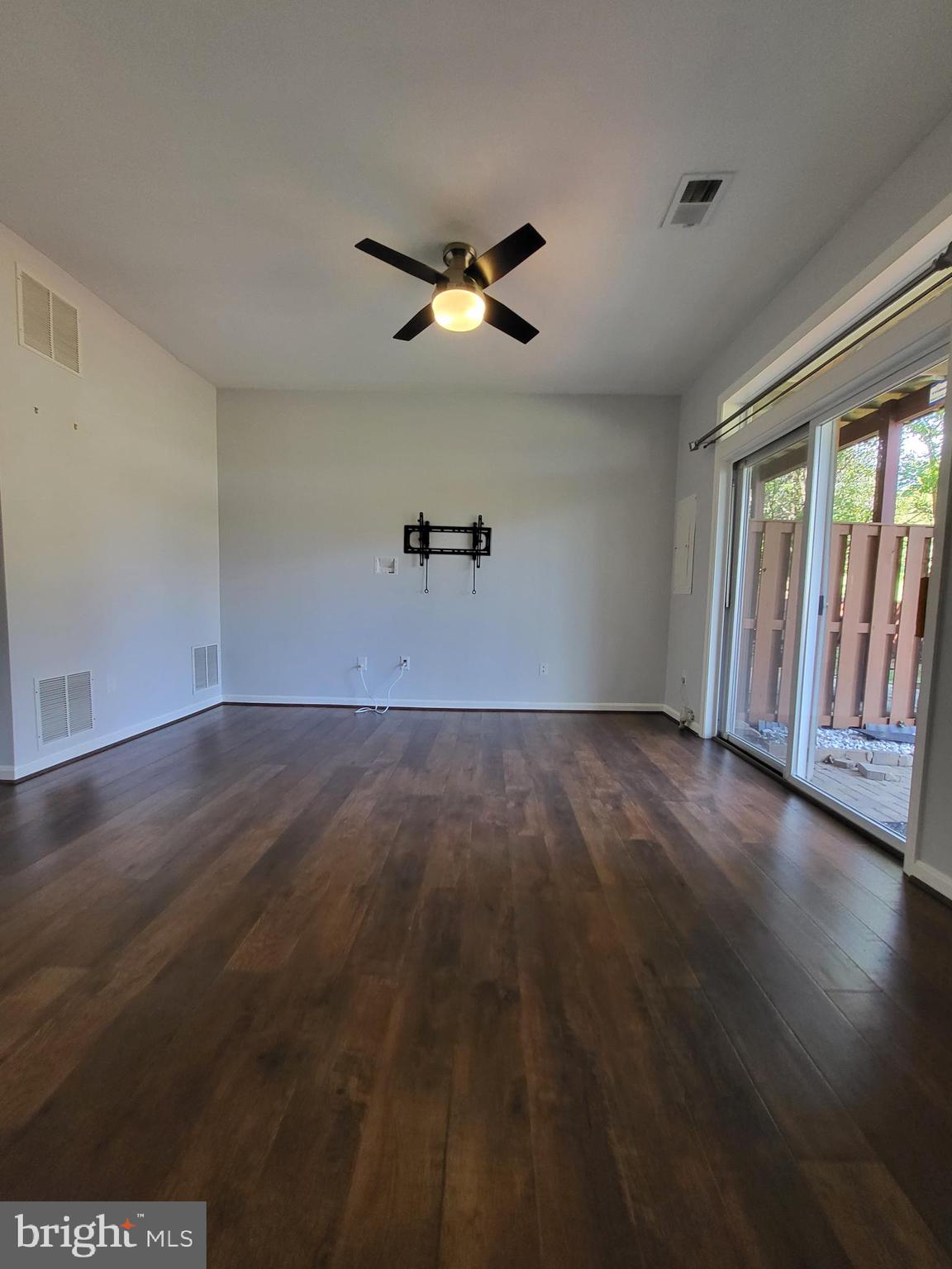 ASHBURN VILLAGE - Residential Lease