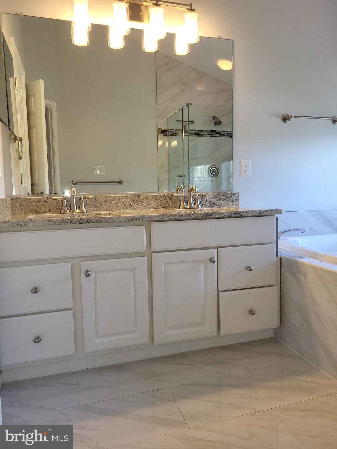 ASHBURN VILLAGE - Residential Lease