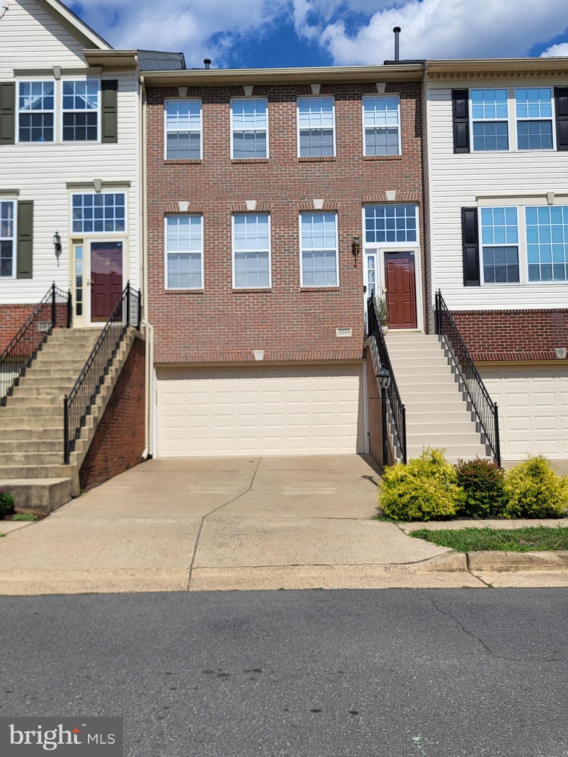 ASHBURN VILLAGE - Residential Lease