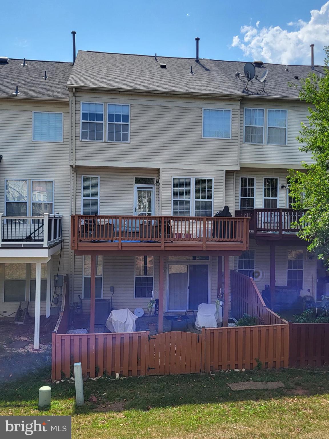 ASHBURN VILLAGE - Residential Lease