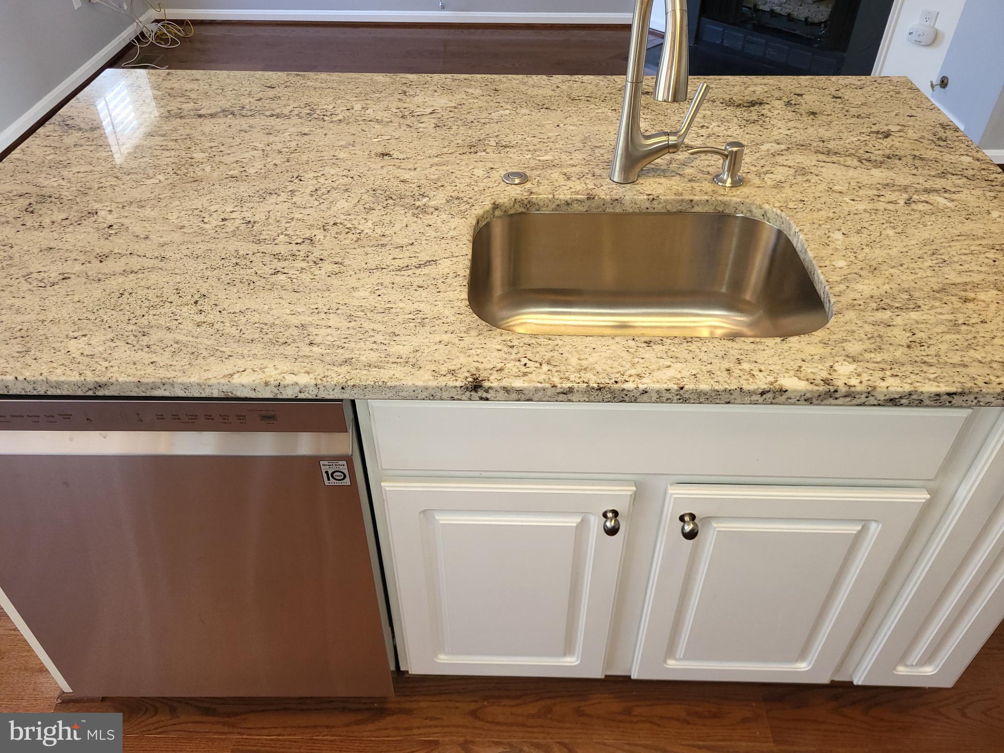 ASHBURN VILLAGE - Residential Lease