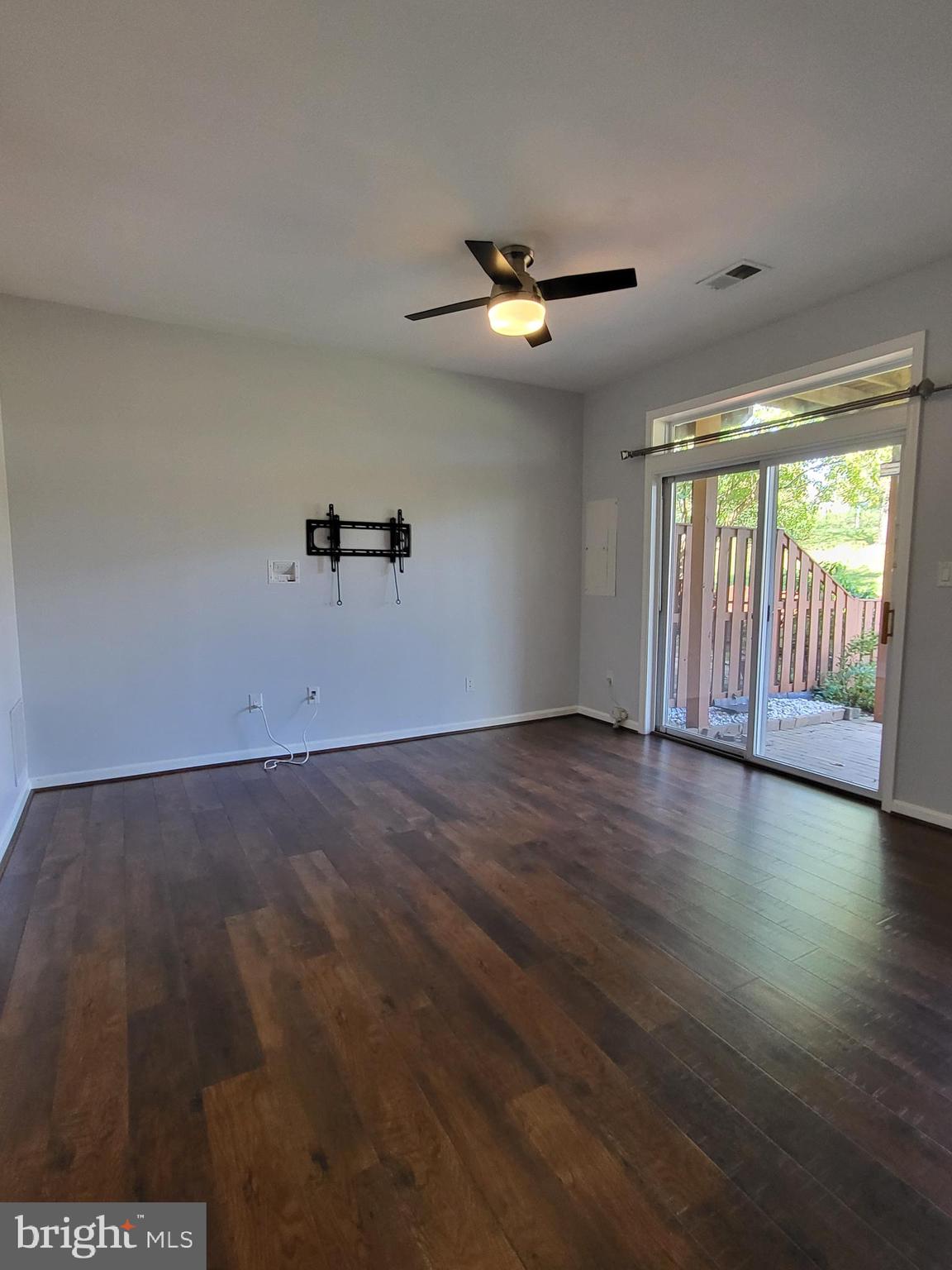 ASHBURN VILLAGE - Residential Lease