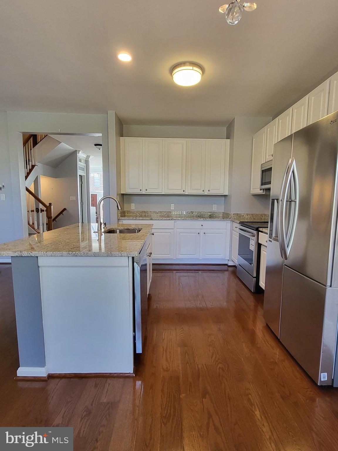 ASHBURN VILLAGE - Residential Lease