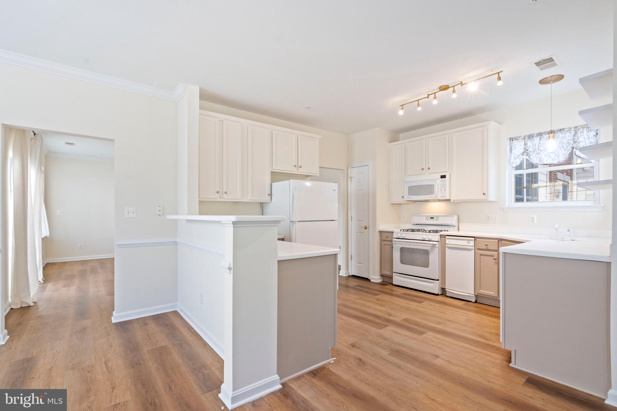 20745 ROYAL PALACE SQUARE 210