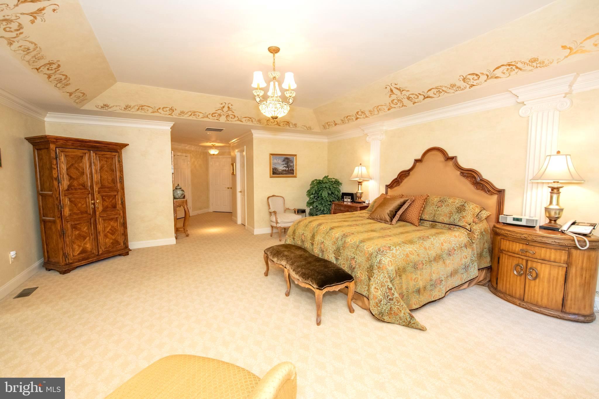 MEADOW BROOK - Residential