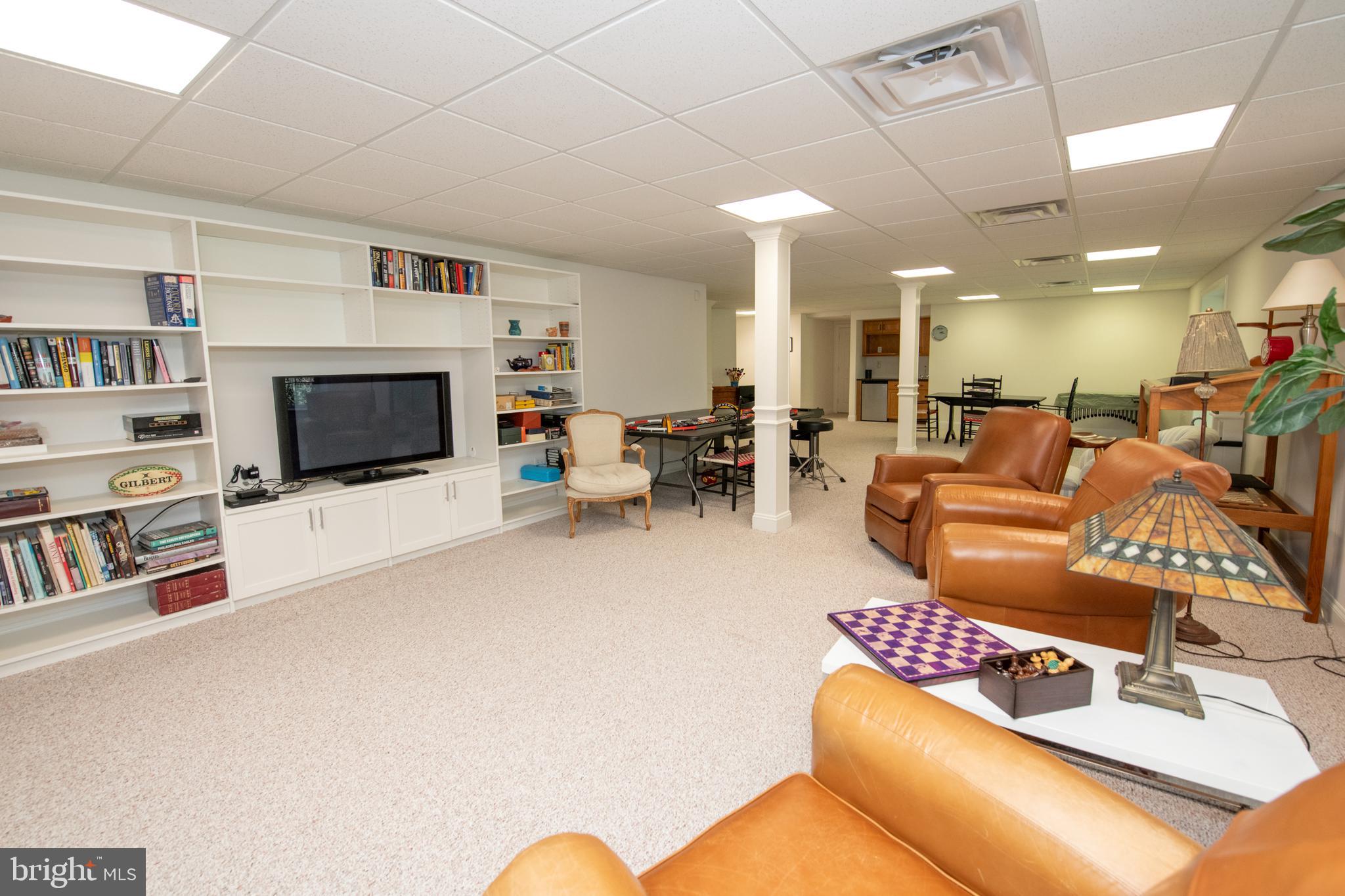 MEADOW BROOK - Residential