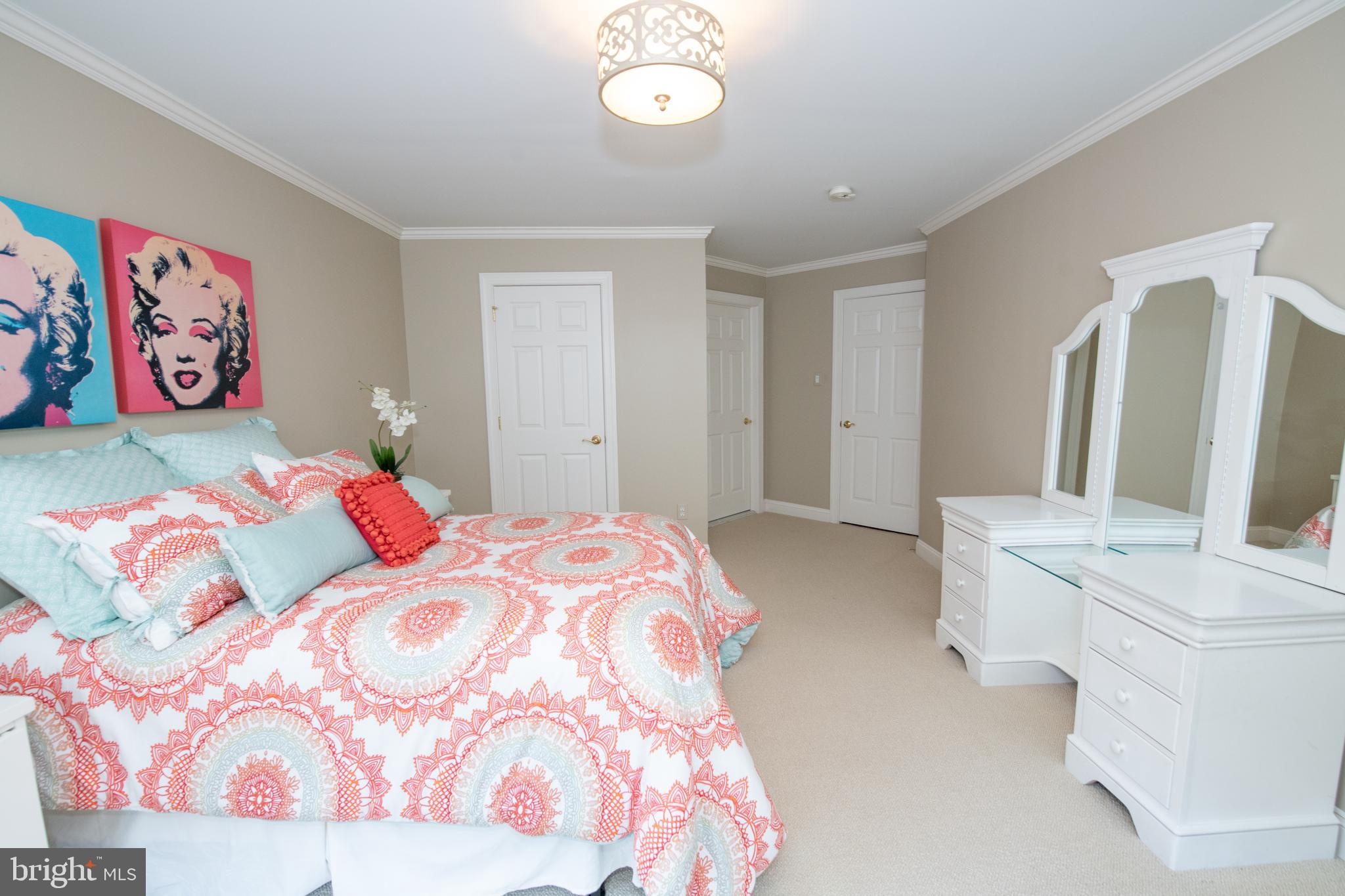 MEADOW BROOK - Residential