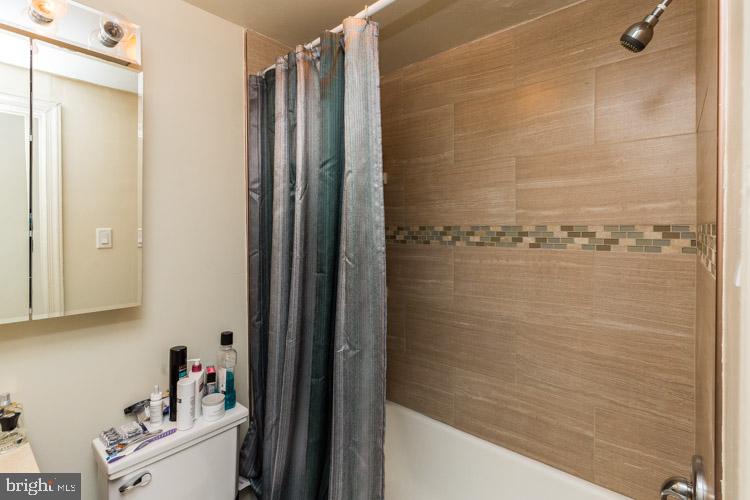 CENTER CITY - Residential Lease