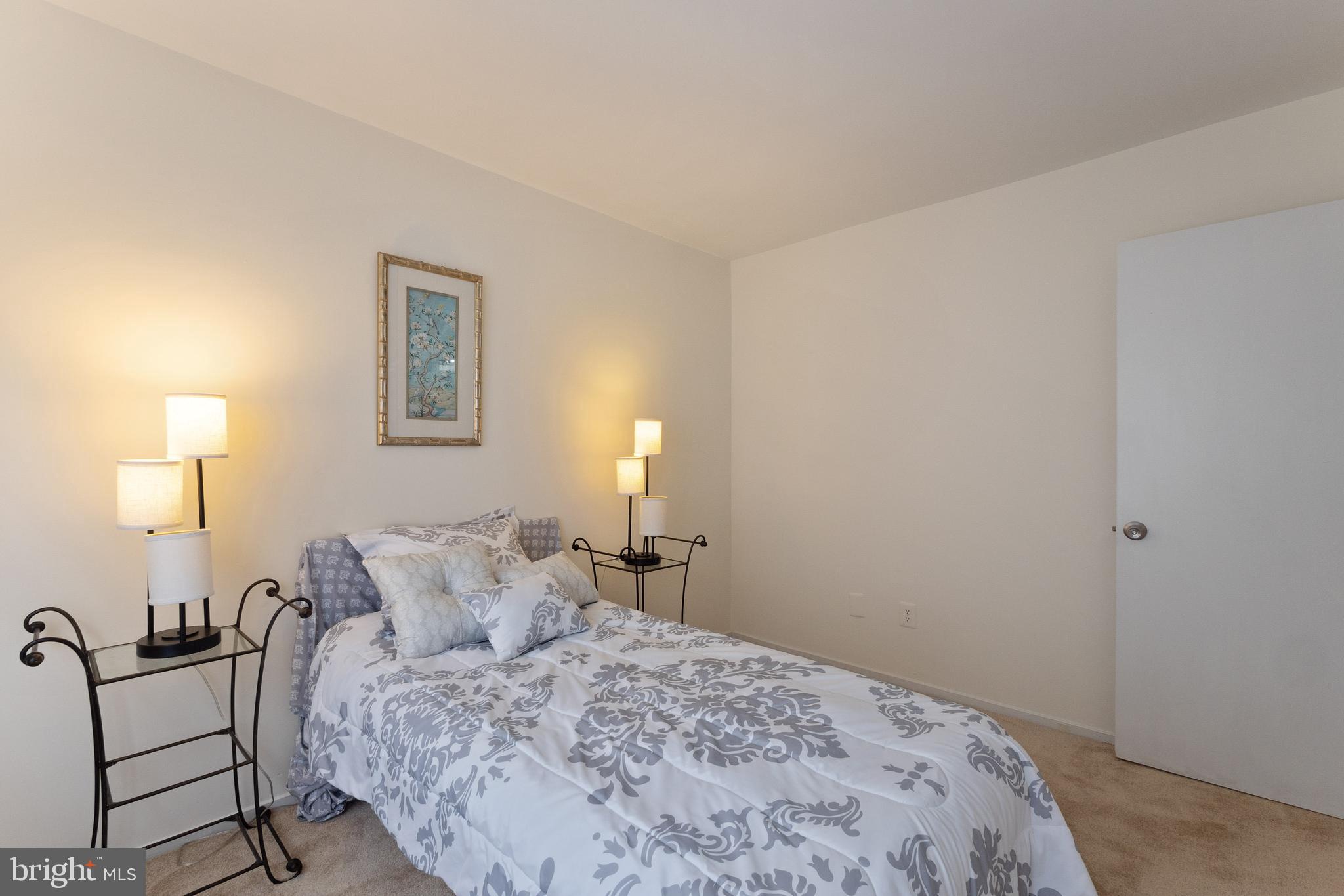 NEWINGTON STATION - Residential