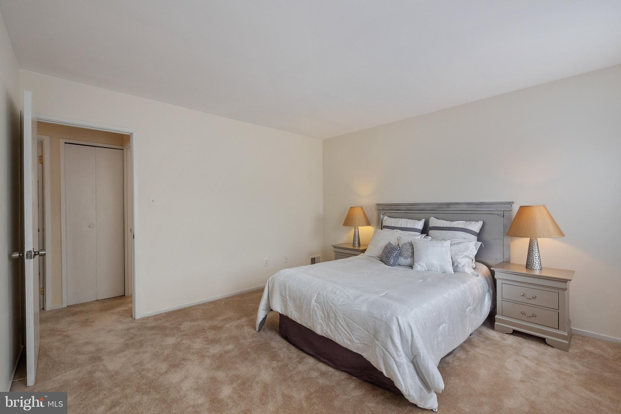 NEWINGTON STATION - Residential
