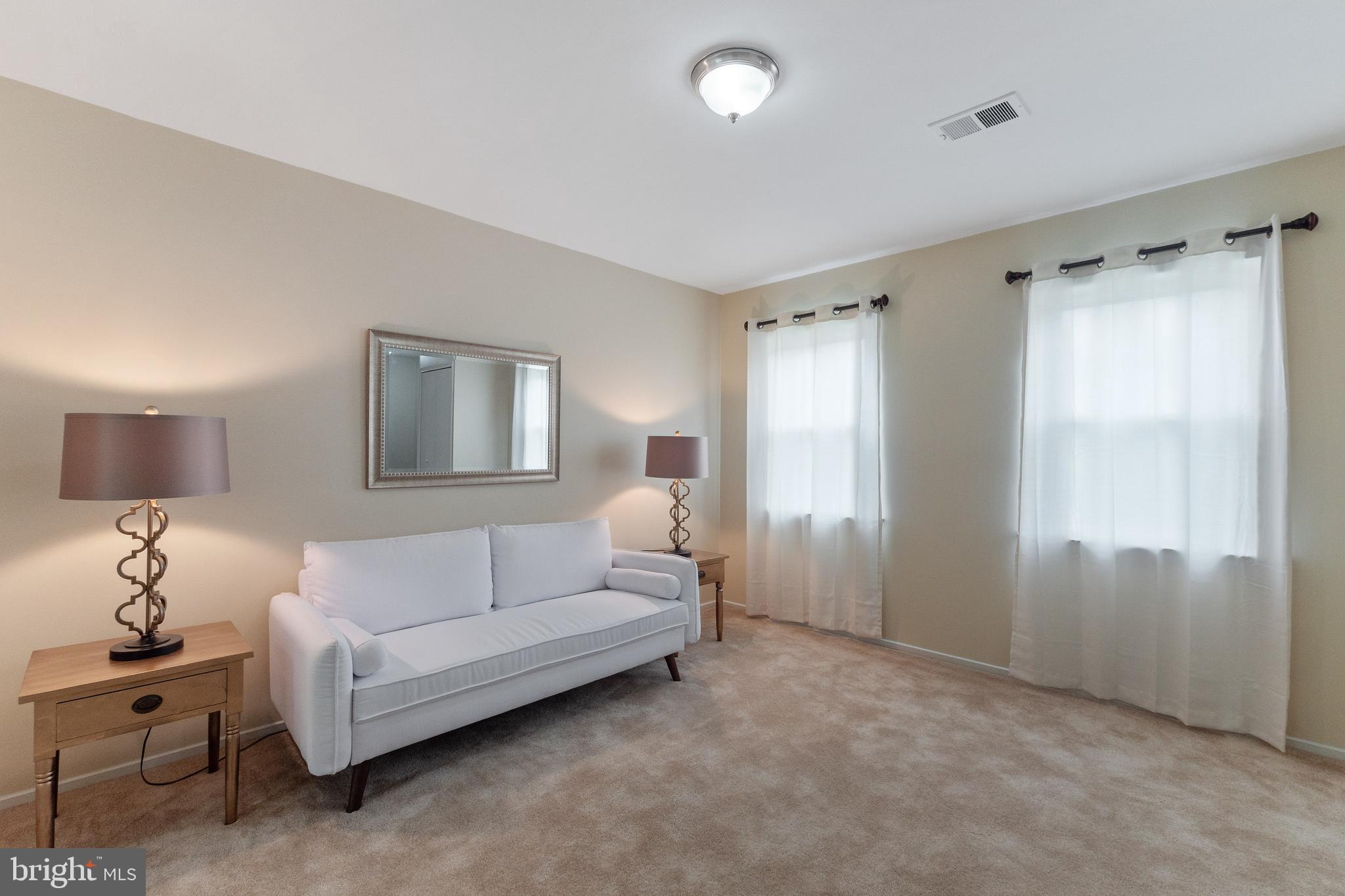 NEWINGTON STATION - Residential