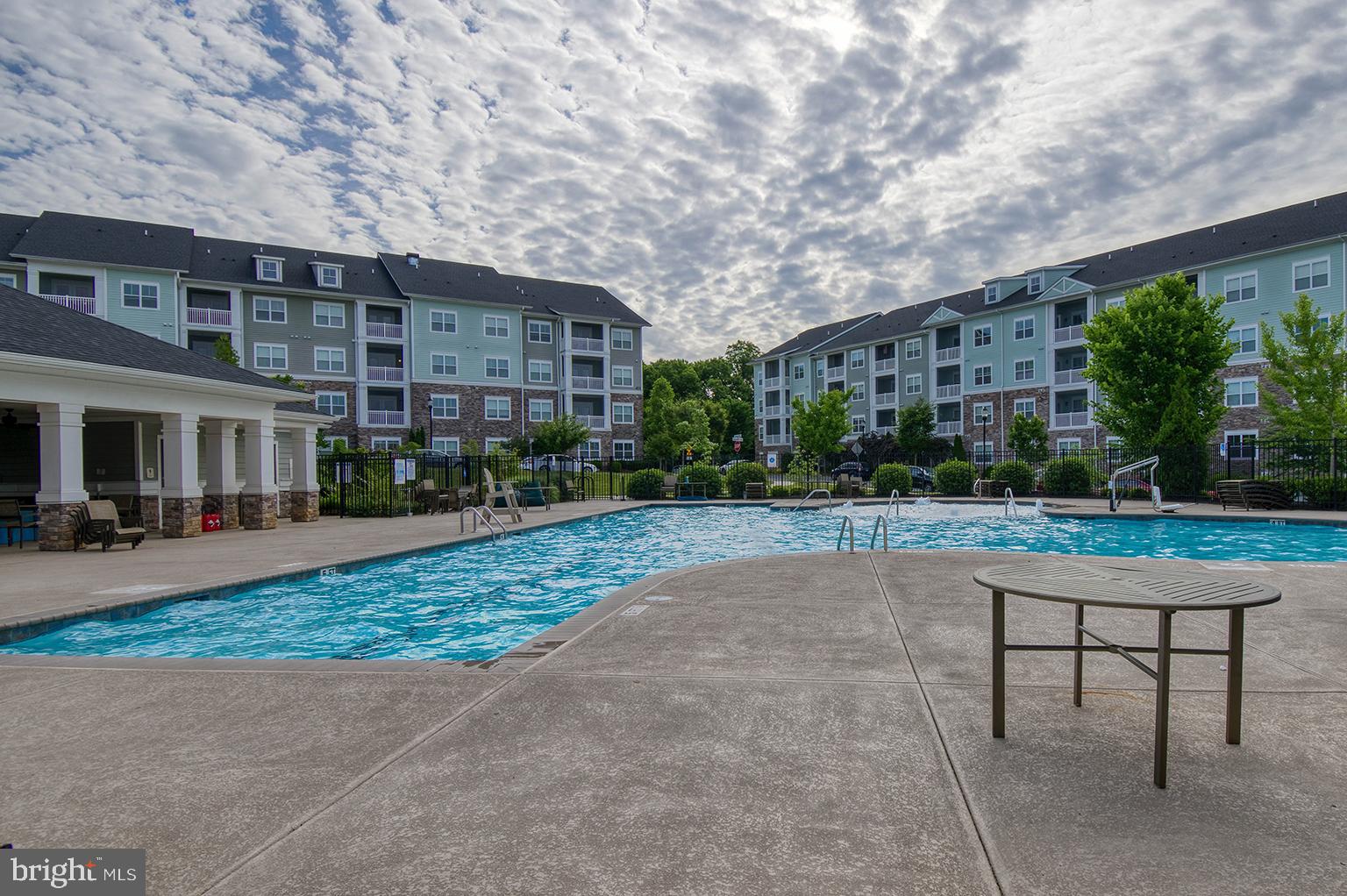 MARKET SQUARE - Residential Lease