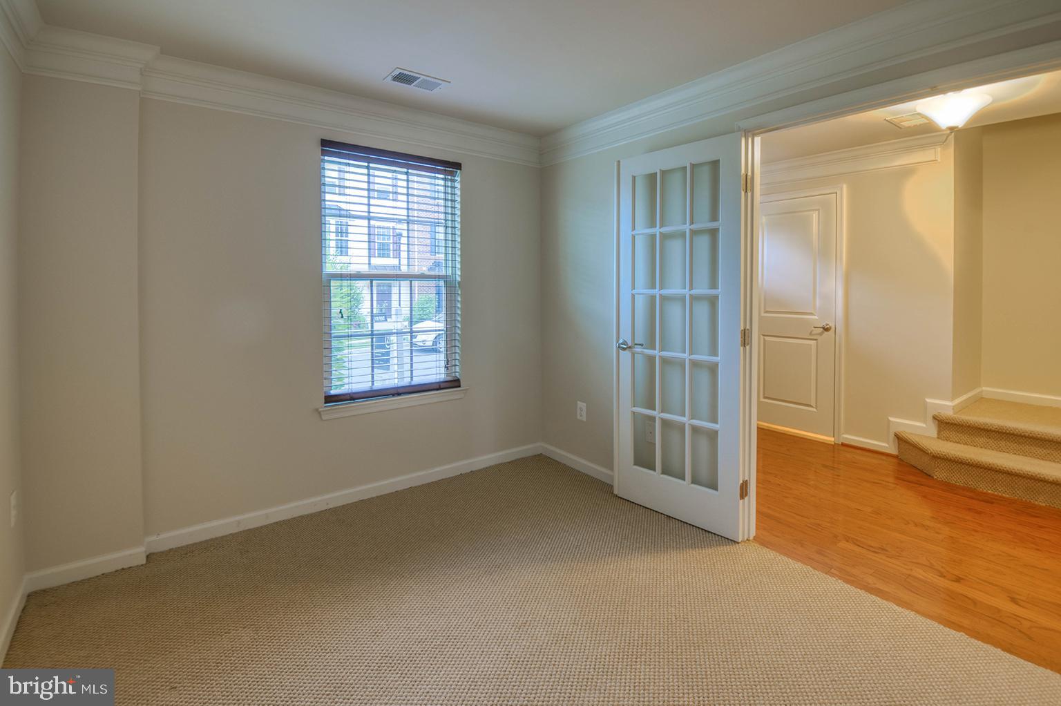 MARKET SQUARE - Residential Lease