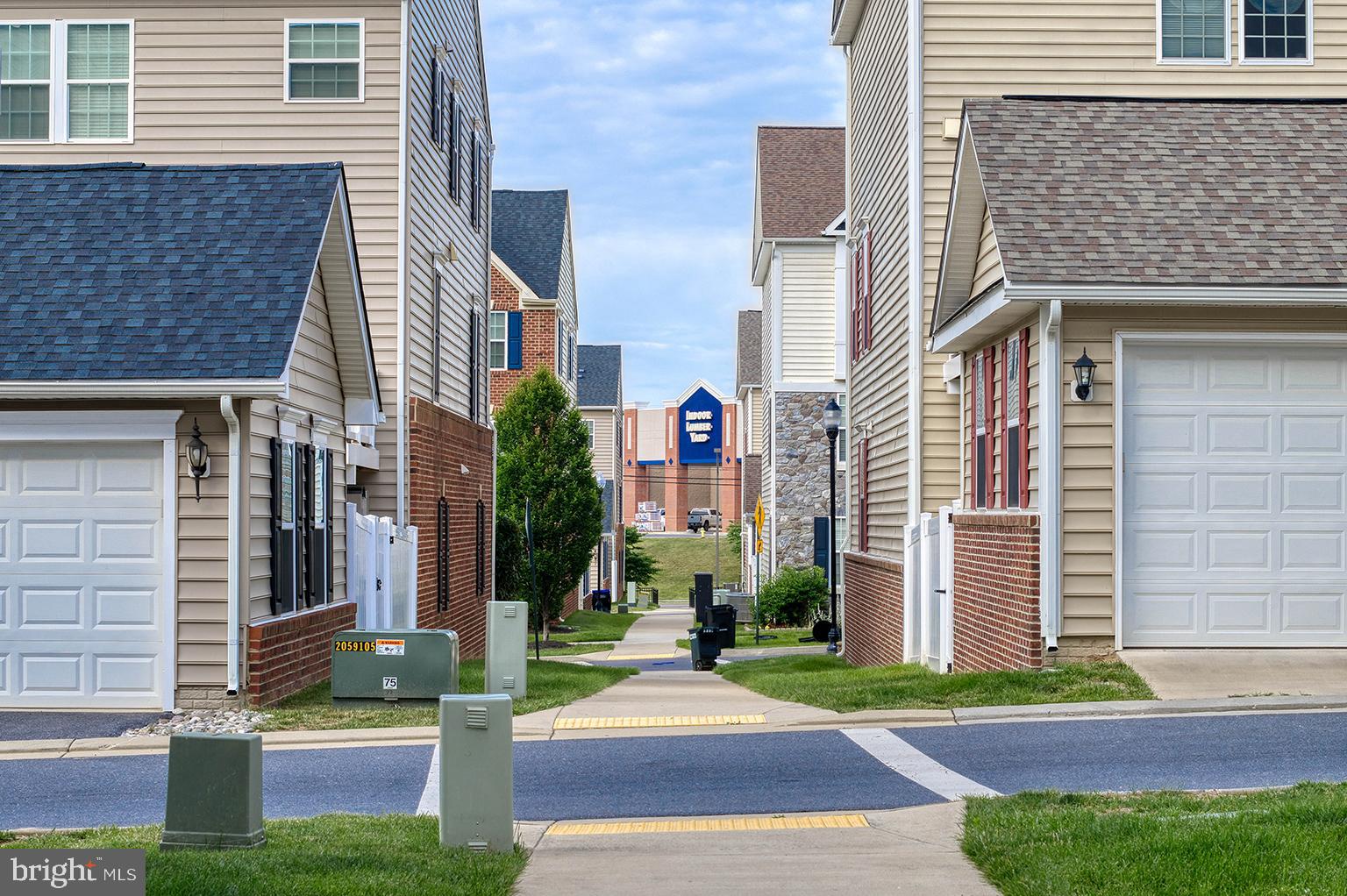 MARKET SQUARE - Residential Lease