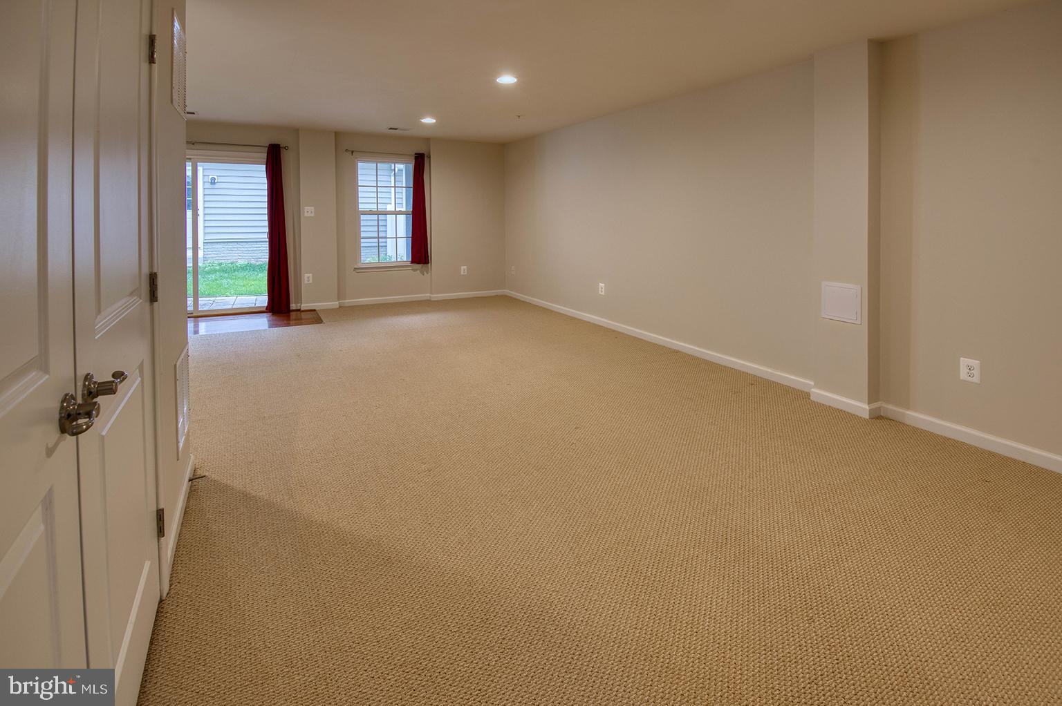 MARKET SQUARE - Residential Lease