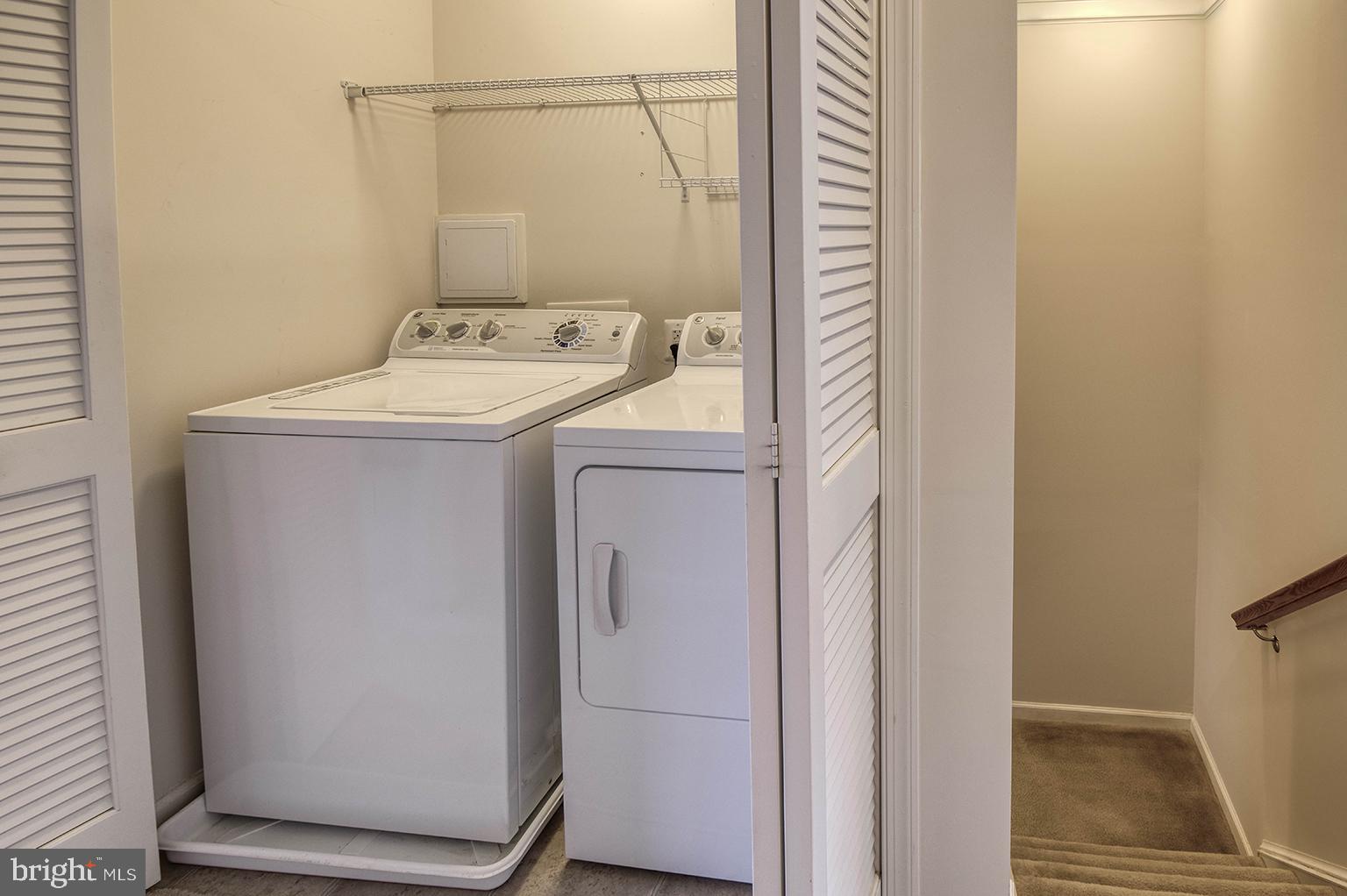 MARKET SQUARE - Residential Lease