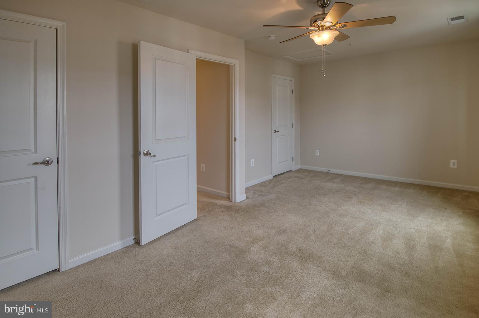 MARKET SQUARE - Residential Lease