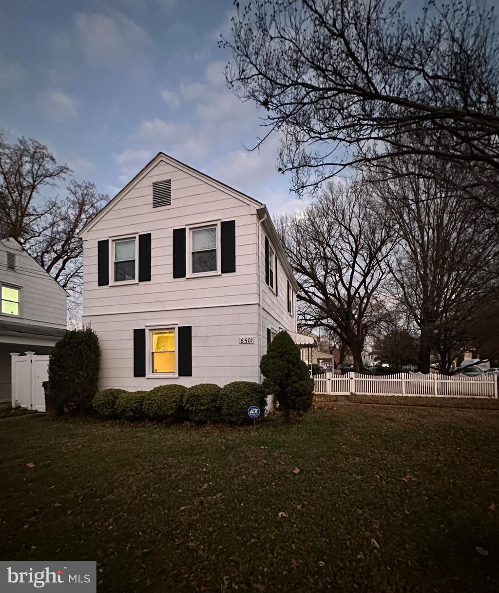 Photo of 6501 Sligo Parkway, HYATTSVILLE, MD 20782 (MLS # MDPG2190230)