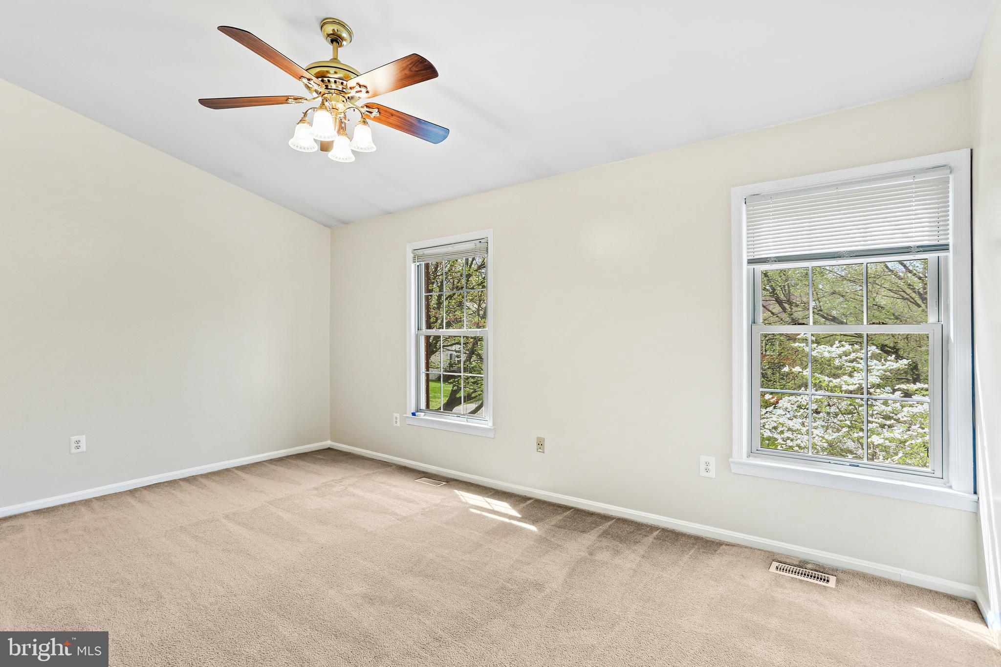 WOODLAND HILLS - Residential Lease