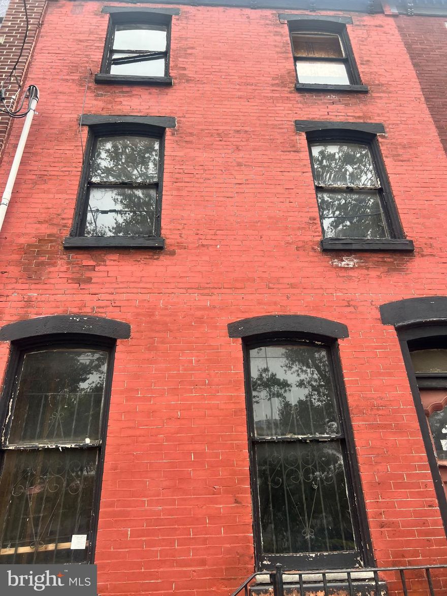 All offers will be considered!!! Write it up and get it over to us ! Discover a prime investment opportunity in the heart of Graduate Hospital! This charming 1915 AirLite townhouse offers a blank canvas for savvy investors looking to capitalize on a highly sought-after location. With a full basement ready for renovation, the potential for additional living space is amazing. Imagine transforming this interior row home into a modern urban retreat, attracting renters or buyers eager to enjoy the vibrant community and nearby amenities. With no association fees, your investment remains profitable, allowing for maximum cash flow. The neighborhood's growth trajectory promises appreciation, making this property a smart addition to your portfolio. This property is in the center of graduate hospital. This property will not last long.