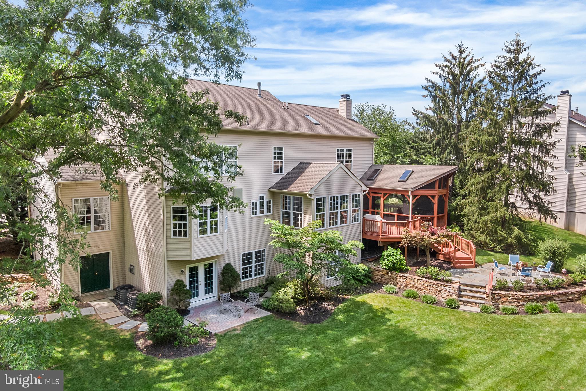 1090 BANCROFT