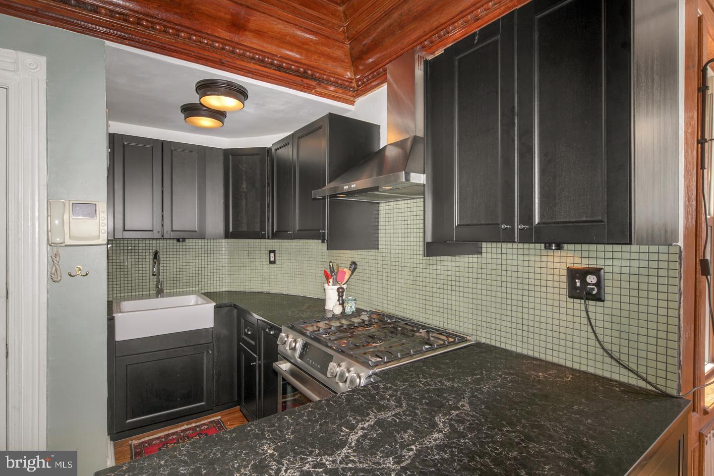 1215 SPRUCE STREET 00 202