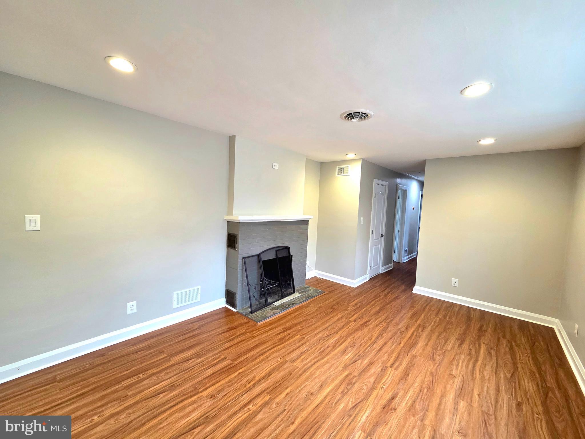 BROOKLYN PARK - Residential Lease