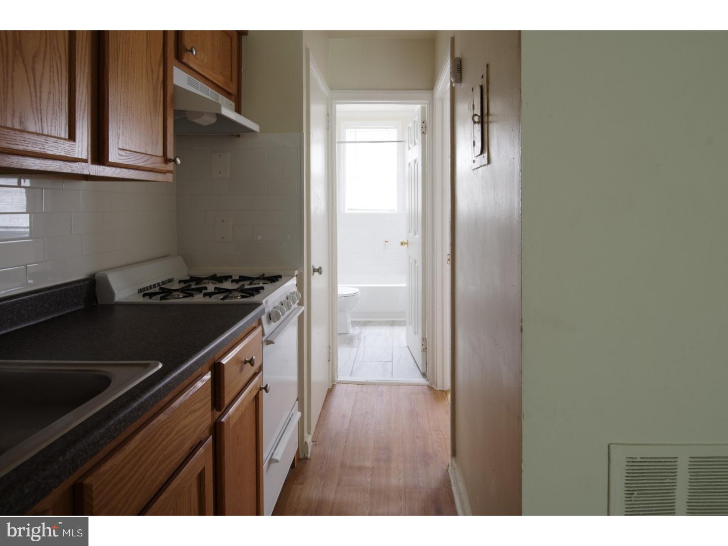 EAST OAK LANE - Residential Lease