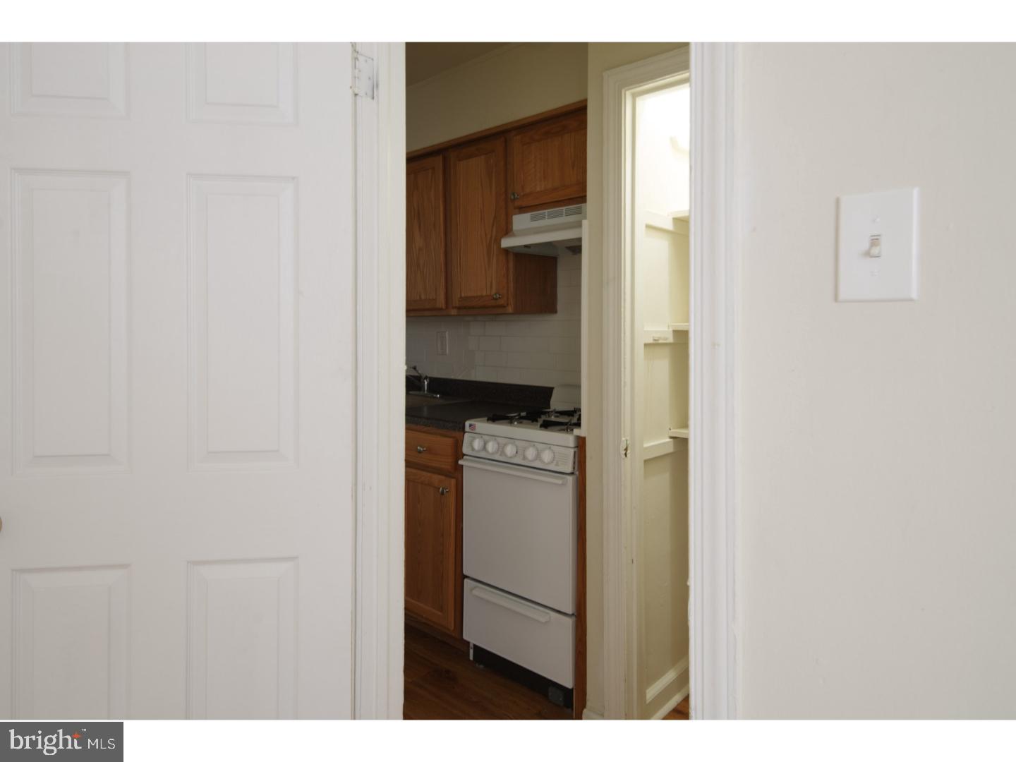 EAST OAK LANE - Residential Lease